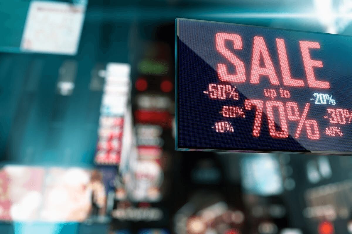 ScreenCloud Article - How to Make More Retail Store Sales