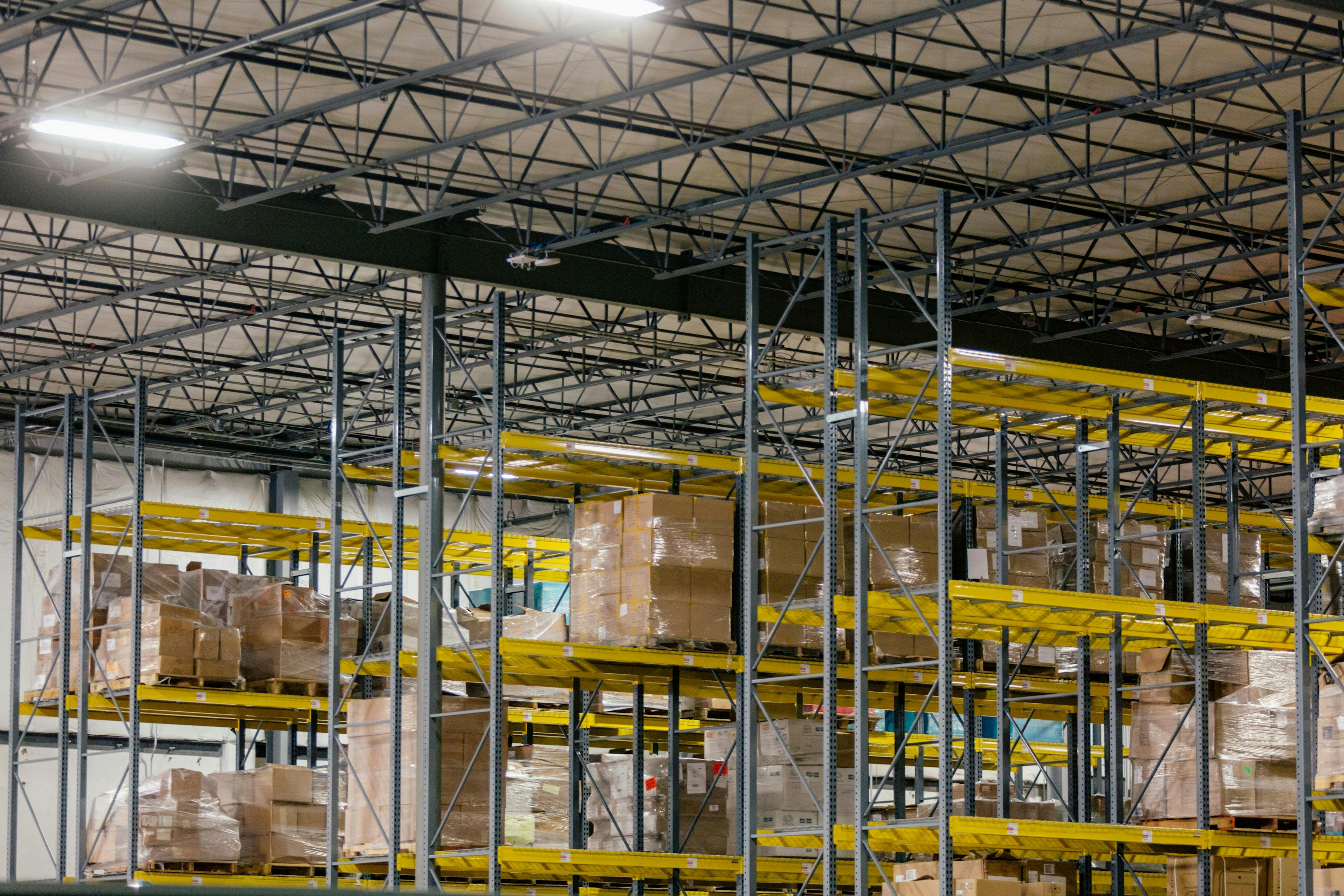 ScreenCloud Article - Tips and Tricks to Engage Your Warehouse Employees
