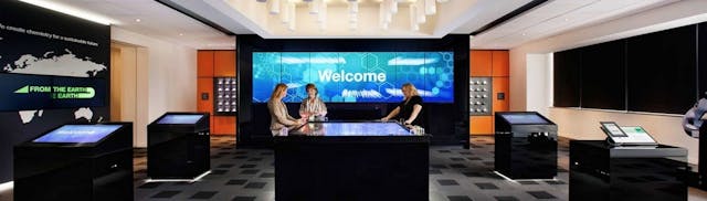 ScreenCloud Article - How to Roll out Digital Signage Screens over Multiple Locations