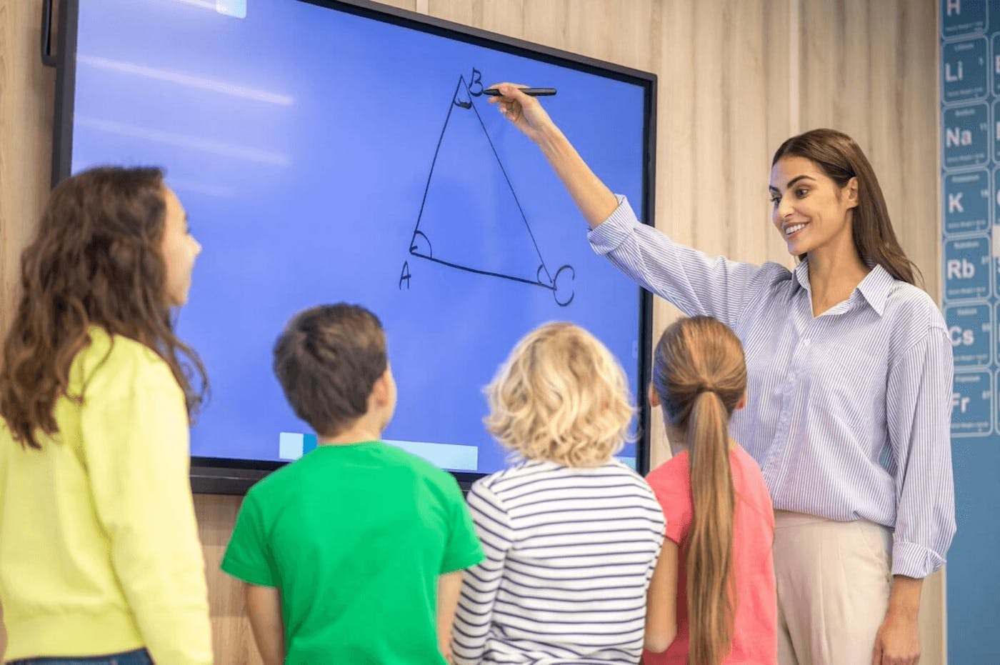 ScreenCloud Article - Benefits of digital signage in education