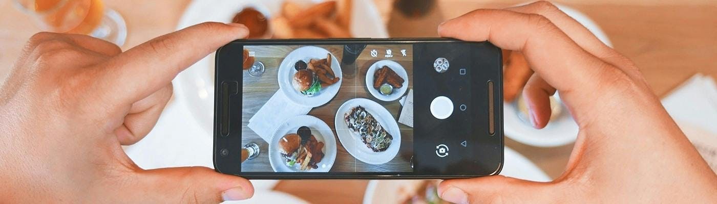 ScreenCloud Article - A Guide to Restaurant Marketing with Instagram